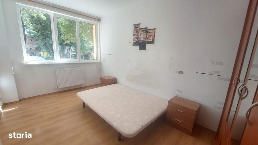 Apartament cu 2 camere semidecomandat în Horea