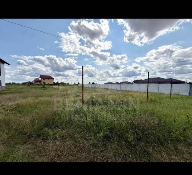 Teren Construcții intravilan de 549 mp, în Cârcea