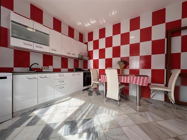 Vanzare vila P+1+M | Fundeni - Dobroesti | teren 492 mp | constructie 2008 | - 12