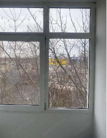 Garsoniera decomandata cu balcon zona Far - 10