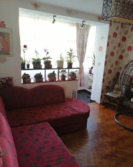 Apartament 3 camere etaj intermediar Tractorul - 2