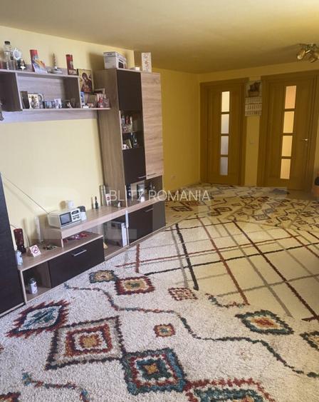 Casa de vanzare, cu 4 camere, 120 mp, zona Neagra ?arului