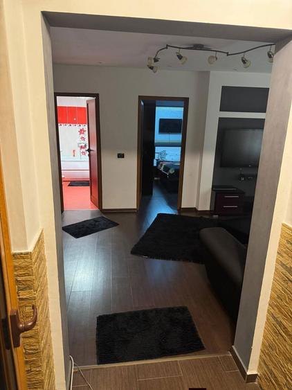 De inchiriat:Apartament 2 camere,sdecomandat:Tiglina1 (D-uri),parter:400 euro/ luna. - 6