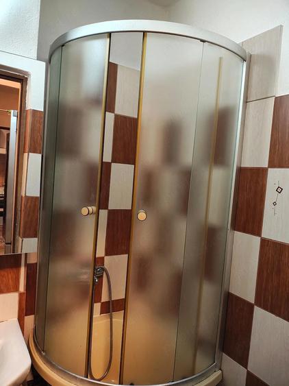 Inchiriez apartament 2camere - 4