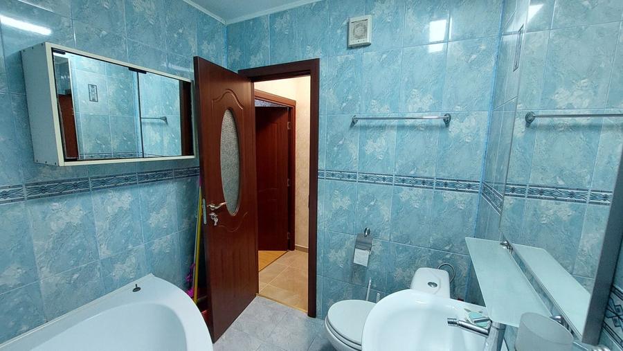 13 Seprembrie,Panduri, metrou Academia Militara la 800m - 9