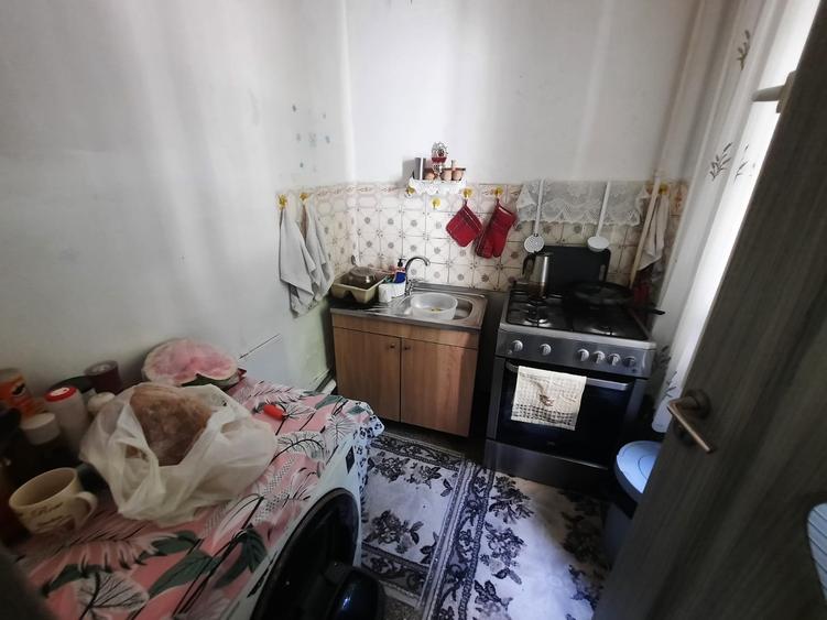 Apartament 3 camere, etajul 2/4, zona Tatarasi - Ateneu - 6