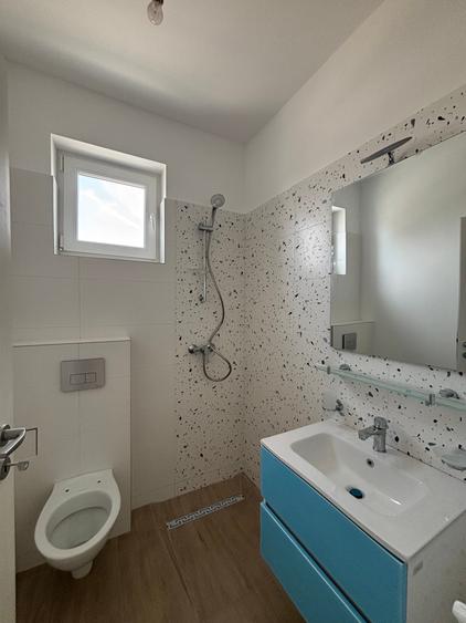 Duplex cu 4 camere cu Canalizare în Popești-Leordeni