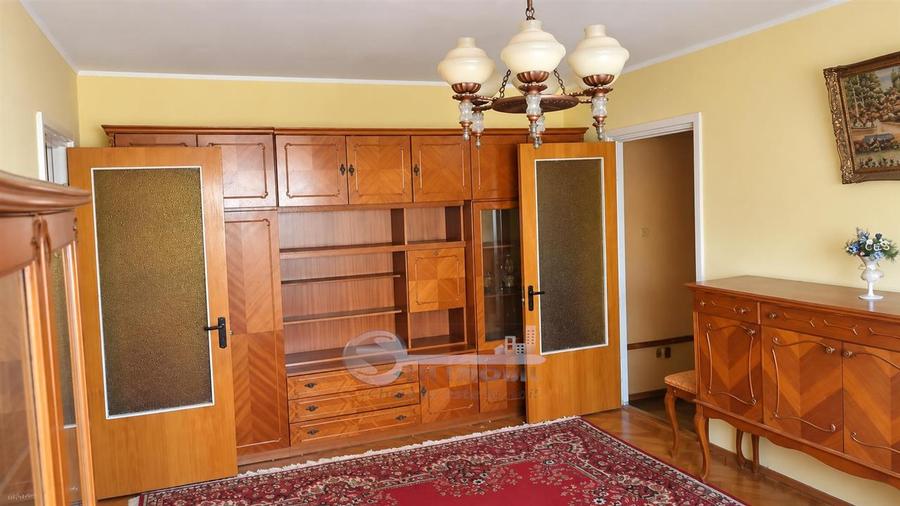 Apartament cu 4 camere decomandat în Bd. Independenței
