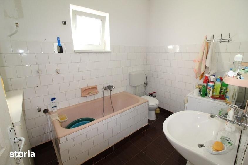 Casă cu 4 camere cu Teren 700 Mp în Central