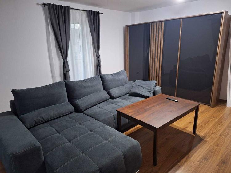 Inchiriez Apartament 2 camere | Parcare subterana | Balcon 26 mp | Eroilor 44A, Floresti - 1