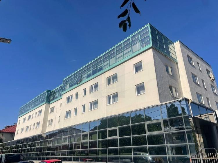 Imobil Comercial/Hotel | 75 Camere | 55 Bai | Vanzare *Lacul Tei* - 1