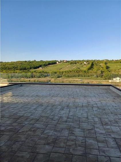 Apartament cu 2 cam si terasa, vedere catre lac - 4