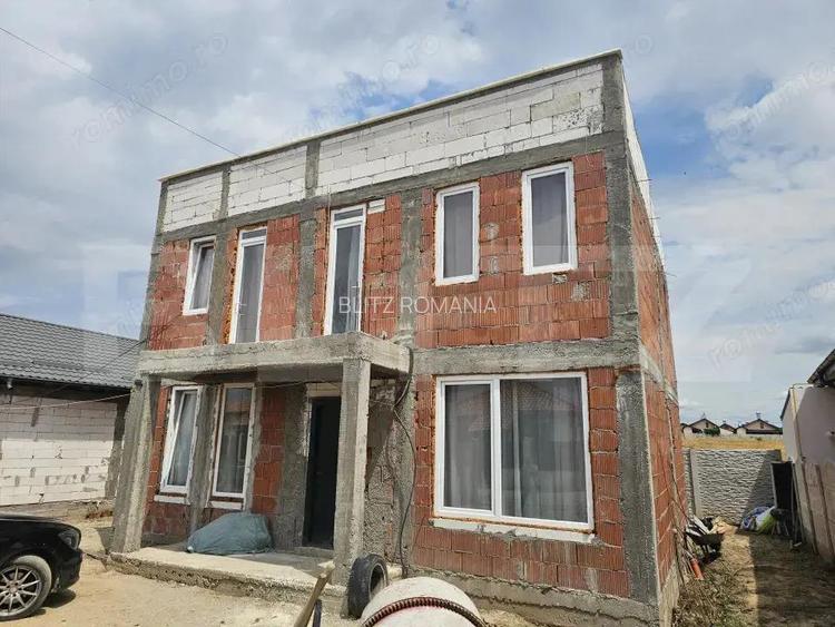 Casa la rosu/semifinisata, P + E, 140 mp utili, 300 mp teren, Selgros