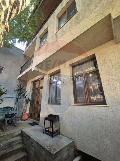 Vila cu 5 camere de vanzare in zona Brancoveanu