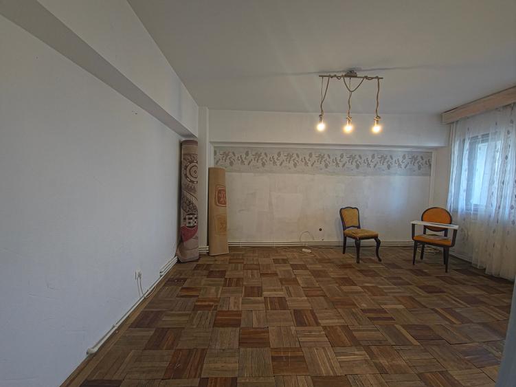 Ultracentral Tomis Mall 3 camere decomandat etaj 3/7 - 3