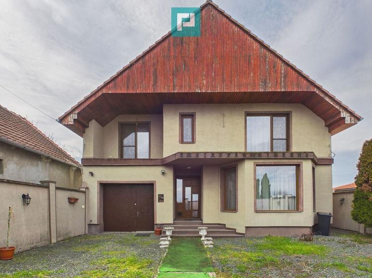 Casă spațioasă în Sântana - 1