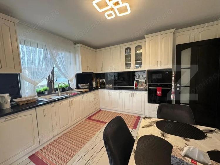 Casa moderna cu elemente traditionale , 306 mp utili , 2500 mp teren , Moara - 10