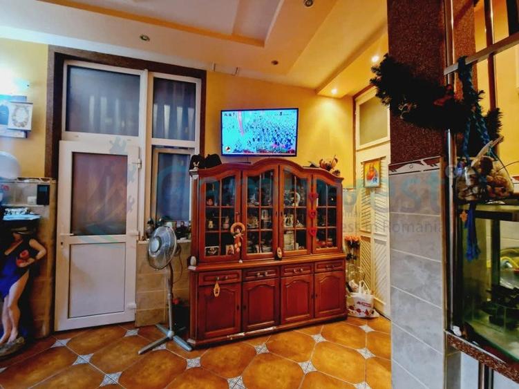 Apartament cu 3 camere de vanzare in Oradea, zona centrala - 2