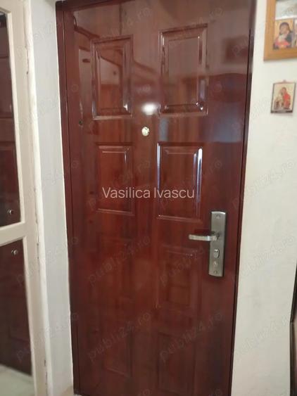 Garsoniera,semidecomandata,30 mp Ploie?ti vis a vis de spitalul Jude?ean 33.000 Euro negociabil Garsoniera,semidecomandata,30 mp Ploie?ti vis a vis de spitalul Jude?ean 33.000 Euro negociabil