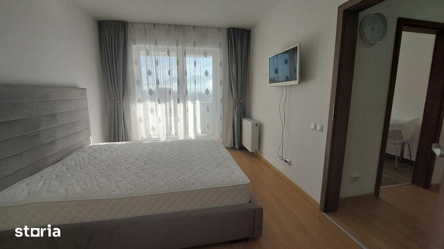 Apartament cu 2 camere decomandat în Tractorul