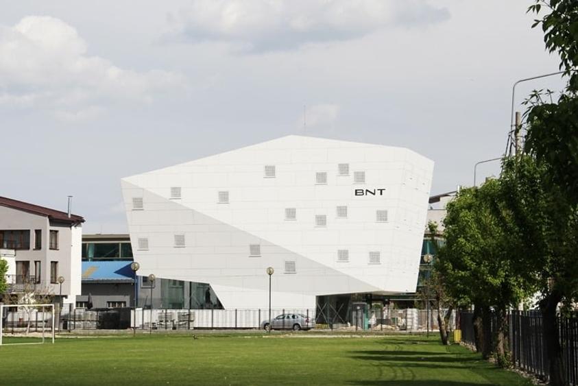 MIHAI BRAVU-TIMPURI NOI - 7