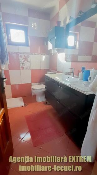 Vila cu 8 camere si 700 mp in com. Matca, jud. Galati - 5