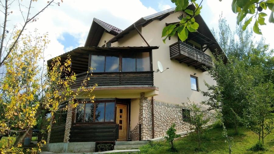 CASĂ DE VACANȚĂ ÎN COMARNIC - 1