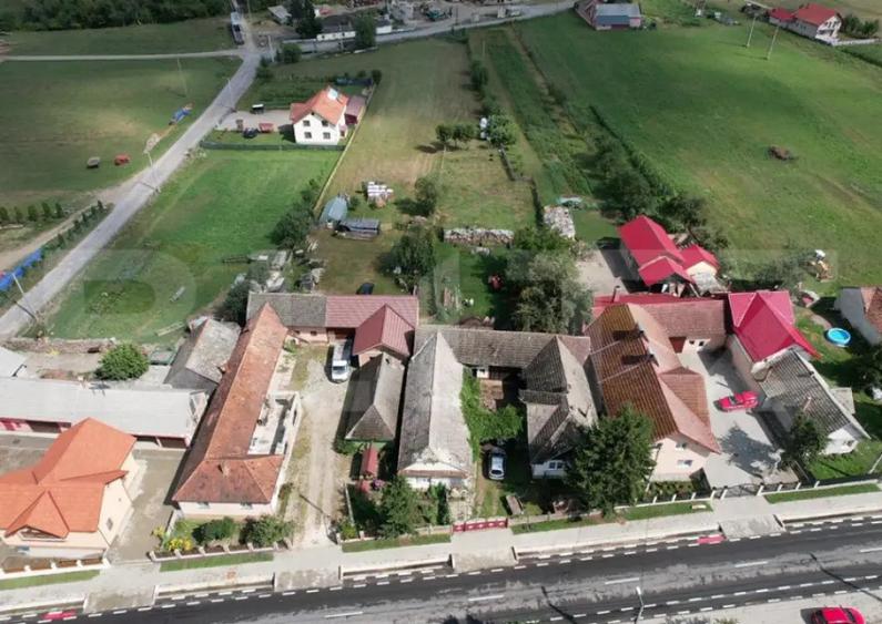 Doua case + anexa, teren 1655mp, Vama Buzaului (Acris) - 1