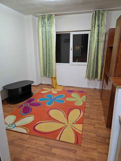 Garsoniera de vanzare in Micro 16 - 5