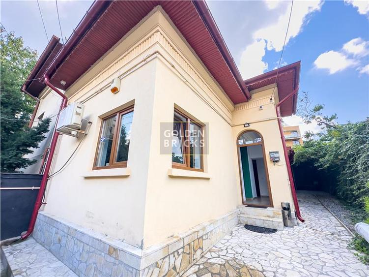 Casă individuală cu 3 camere cu Canalizare în Floreasca