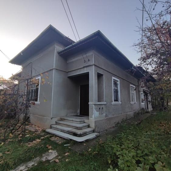 Oprtunitate : Casa și teren - Ultracentral Târgoviște - 1