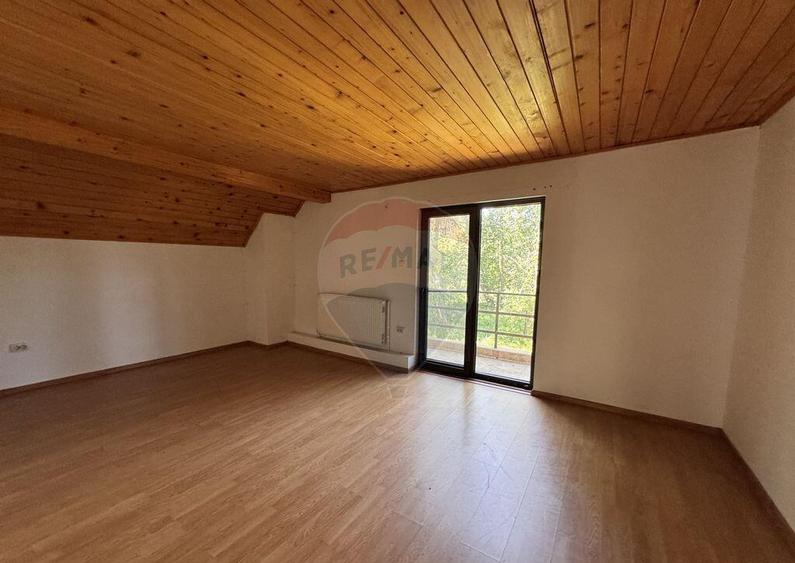 Casa cu teren generos refugiul perfect in Paltinoasa... - 16