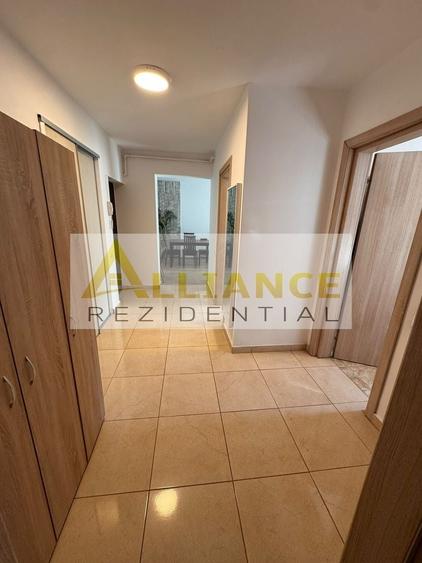 Apartament cu 2 camere decomandat, mobilat în Sud