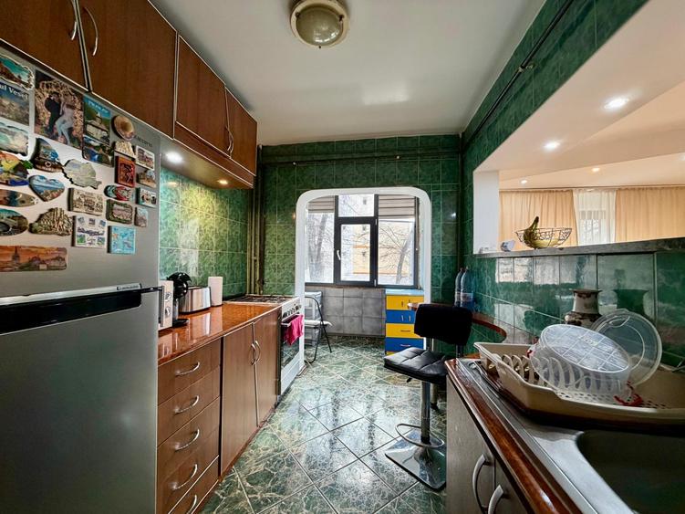 Apartament cu 2 camere, decomandat, în Nicolina, la prima stație după Podu Roș - 2