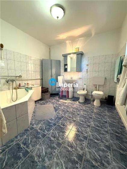 Vila 6 cam, 2400 teren, Garaj, crama,  5 drumuri Valea Adanca - 6