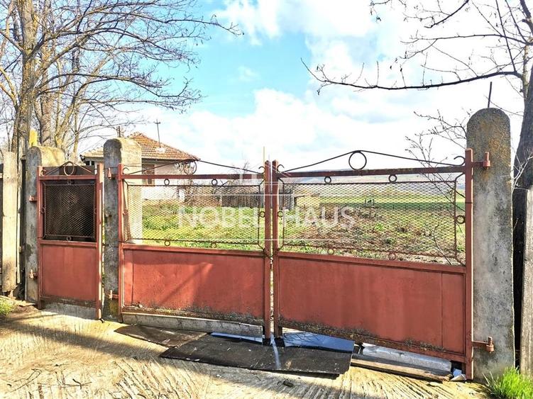 Casa batraneasca si teren intravilan, in sat Sarbi, comuna Banca, jud Vaslui - 7