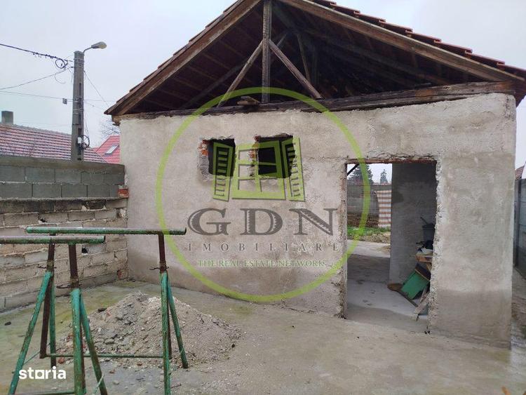 Casa cu o camera si curte individuala - 5
