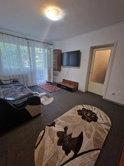 Apartament cu 2 camere, etajul 3/4, zona Tatarasi - 3