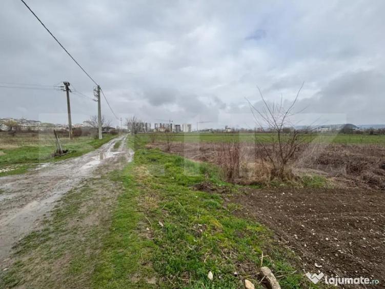 Teren 2.000 mp, deschidere 20 ml langa Complexul de Na - 1