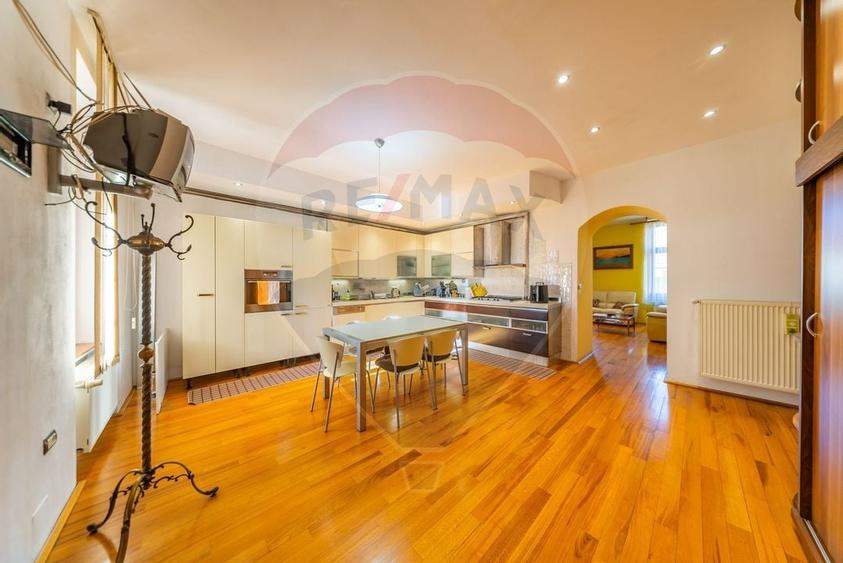 Apartament cu 3 camere de vanzare in zona Ultracentral - 5