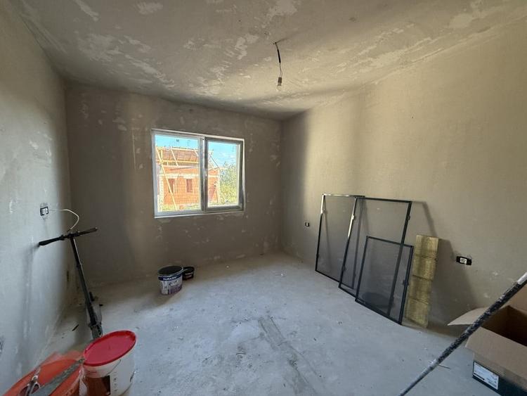 Casa individuala, 4 camere, 2 bai, 110 mp utili, 408mp teren in Utvin - 5