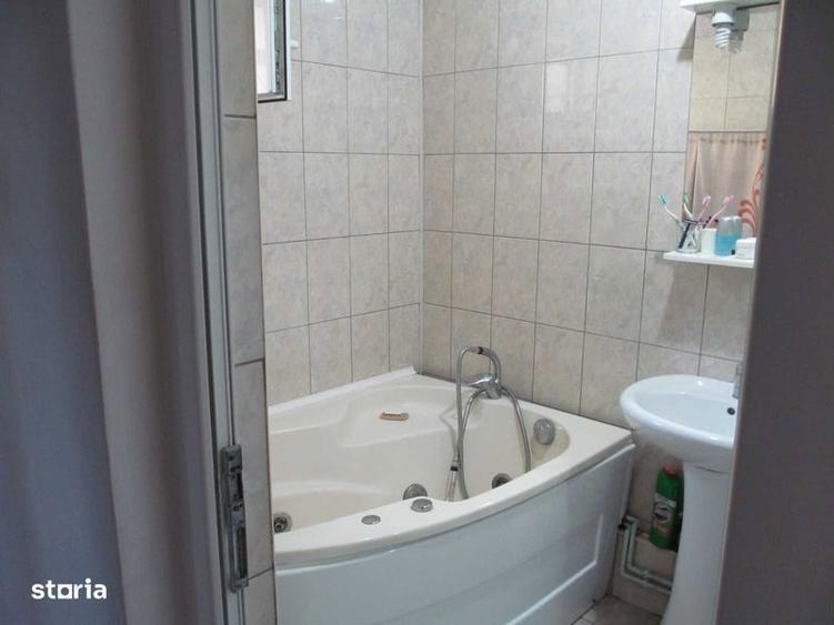 vand apartament central langa parc in pucioasa, 100 km de bucuresti - 4