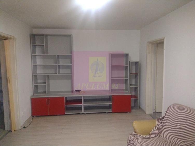 Apartament cu 2 camere semidecomandat, mobilat în Basarabia — fotografia 1