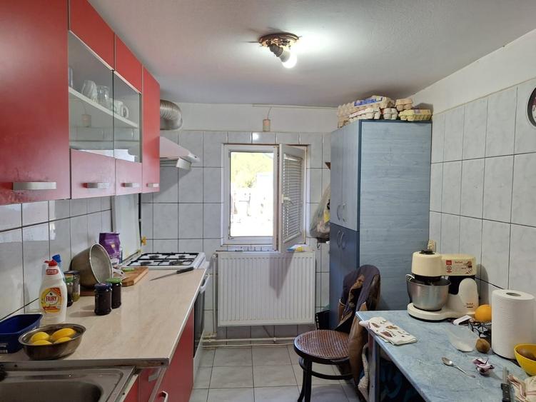 Frumusani, casa 6 camere 1000 mp teren DN4 2 centrale gaz 2 bucatarii - 5