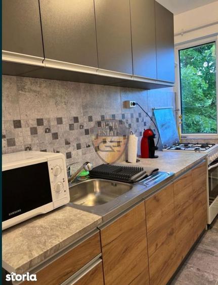 Apartament 3 camere, balcon inchis, KM 4-5, etaj 4 din 5, posibilitate - 2