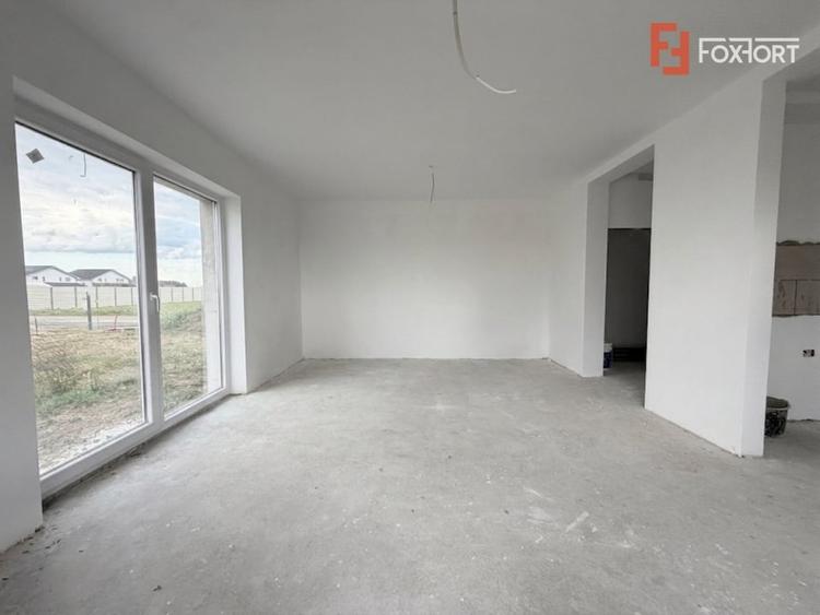 Duplex cu 3 camere cu Canalizare în Moșnița Veche