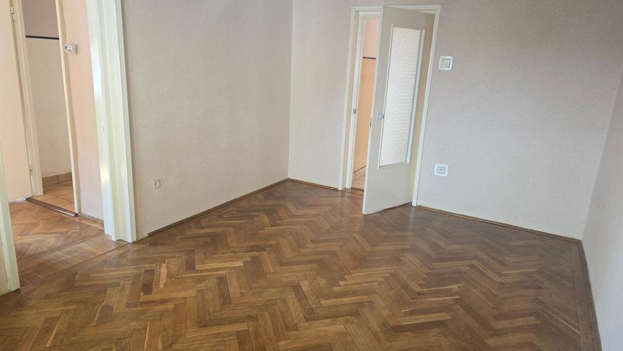 Vand apartament cu 3 camere in Deva, etaj 3, zona Gojdu (scoala Andrei Saguna), - 2