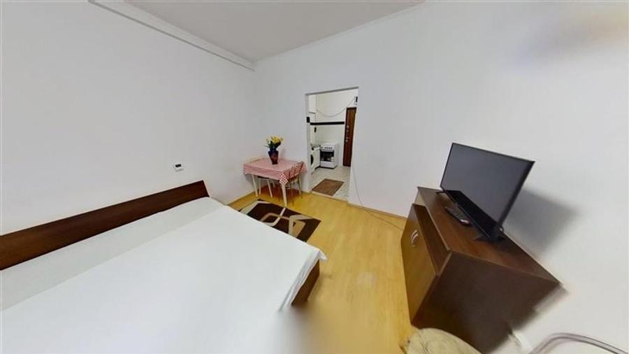 TUR 3D! Garsoniera practica,Central: vis-a-vis de Universitatea Transilvania,Bra - 8