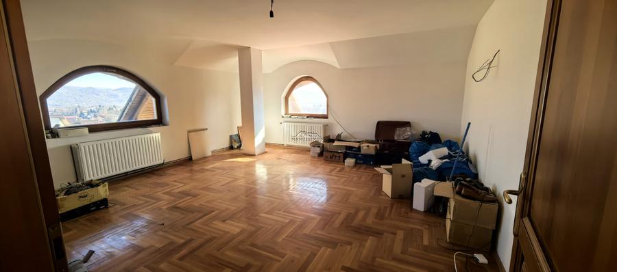 Vila/Pensiune 620mp  , teren generos 3862mp , priveliste de top , neopturata - 15