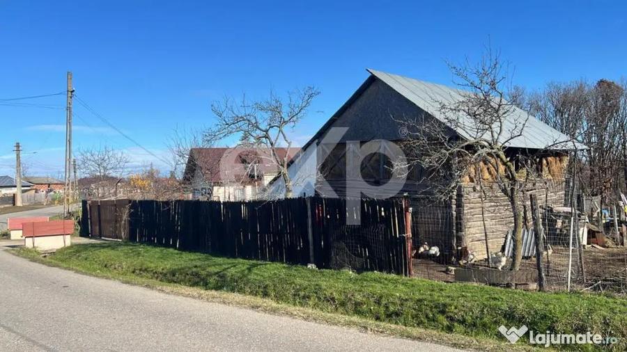 Refugiu la ?ara: casa cu 2 camere ?i teren de aproape 4. - 1